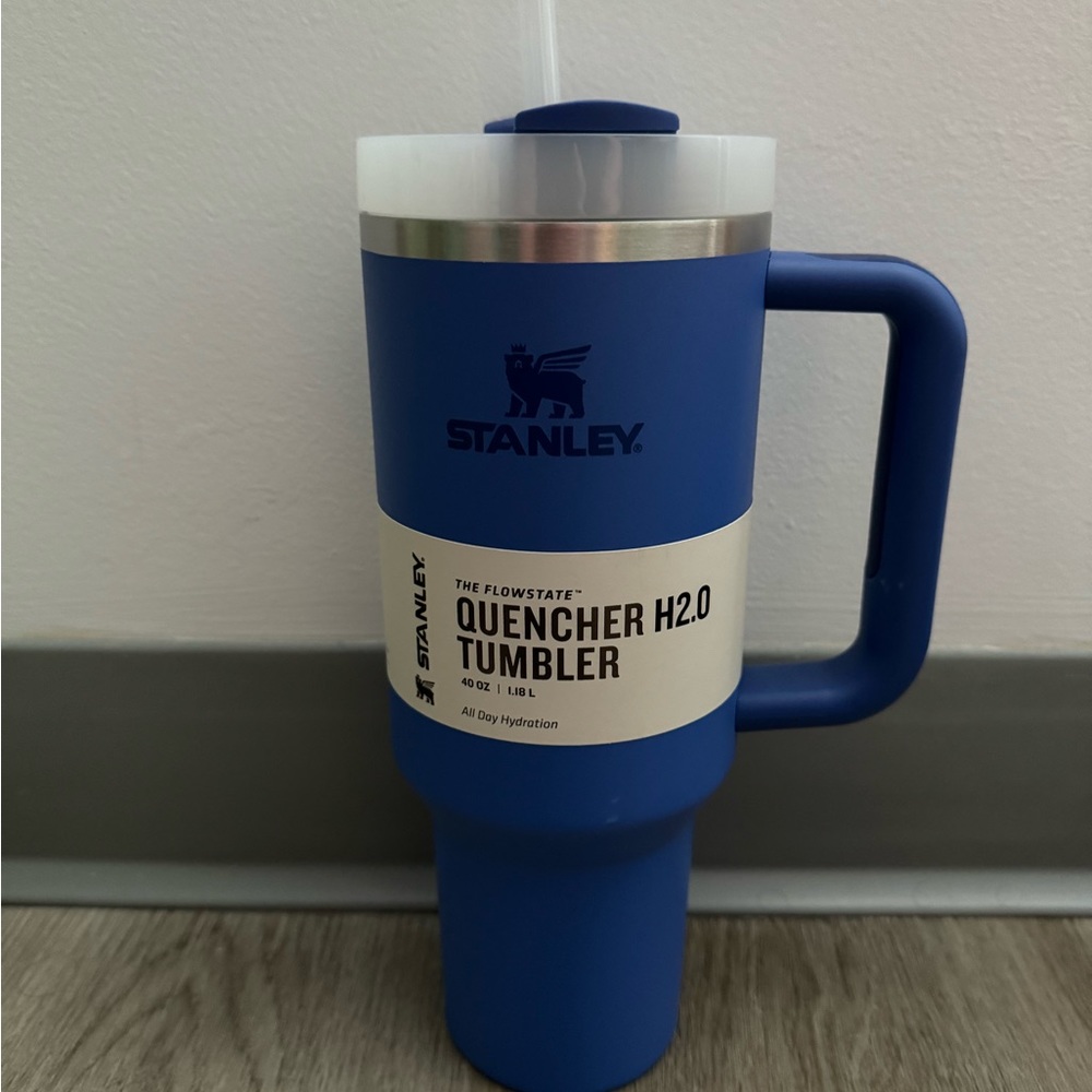 Stanley Quencher H2.0 Flowstate Tumbler 40 oz- LIMITED EDITION COLOR IRIS BLUE